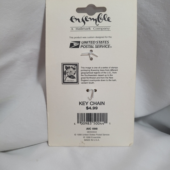 Hallmark Ensemble Keychain - Picture 3 of 3